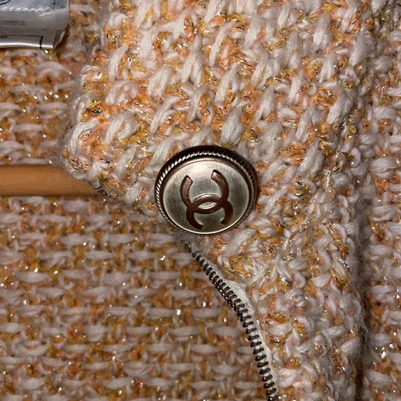 AUTHENTIC Chanel jacket in alpaca, wool, and polyester size FR 42 - Picture 4 of 7